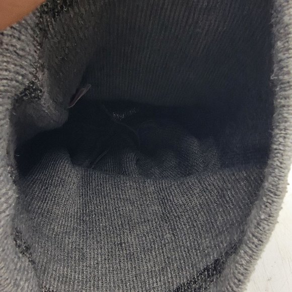 Levis Adults Gray Lightweight Beanie Comfort Casual Winter Warm Outdoors - Picture 3 of 5